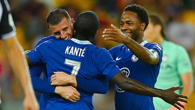 表现不错！萨格斯半场10中5得到14分3篮板3助攻（手感不俗！萨格斯半场10投5中砍下14分3篮板3助攻）