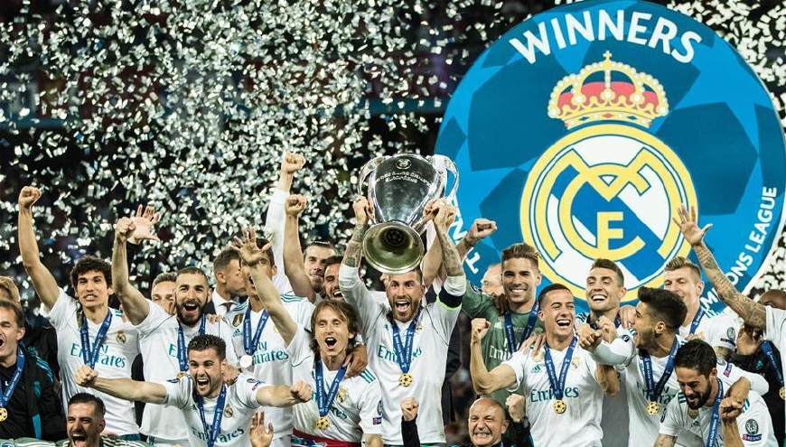 伊涅斯塔：中场球员当教练更能掌控全局，小法现在做得非常好（伊涅斯塔：中场出身教练更能掌控大局，小法目前表现出色）