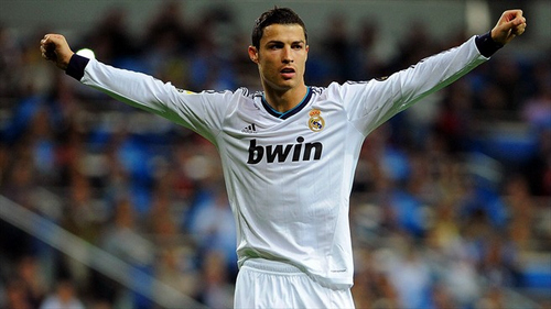 中超末轮前瞻：上海双雄冲击冠军，海牛、梅州争保级最后席位（中超收官战前瞻：上海双雄争冠，海牛与梅州冲刺最后保级名额）