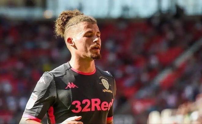 小法：梅西第一次训练就把我晃倒了；现在的球员有点被宠坏了（法布雷加斯回忆：梅西首次训练就把我过倒；感叹如今球员有些被娇惯）