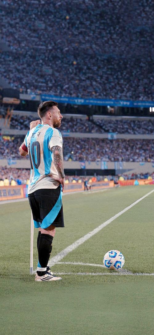 澳超半场：维迪奇补时扳平，奥克兰FC暂1-1布里斯班狮吼（澳超半场战报：维迪奇补时扳平，奥克兰FC暂与布里斯班狮吼1-1）