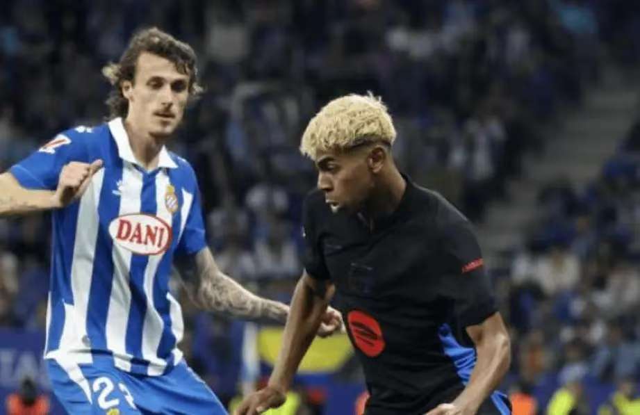 C罗本世纪左脚进球数位列第五，也是前十中唯一的非左脚球员（本世纪左脚进球榜：C罗第5，前十中唯一惯用右脚者）