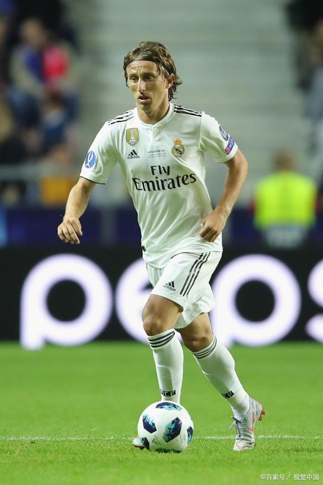 巴萨2比1逆转法兰克福首胜对手（巴萨2比1逆转法兰克福，收获对阵该队首胜）