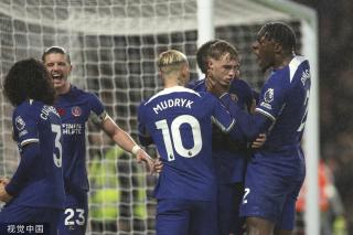 罗马诺：梅努可能在1月离开曼联，那不勒斯对租借他很感兴趣（罗马诺：梅努或在冬窗离开曼联，那不勒斯有意租借）