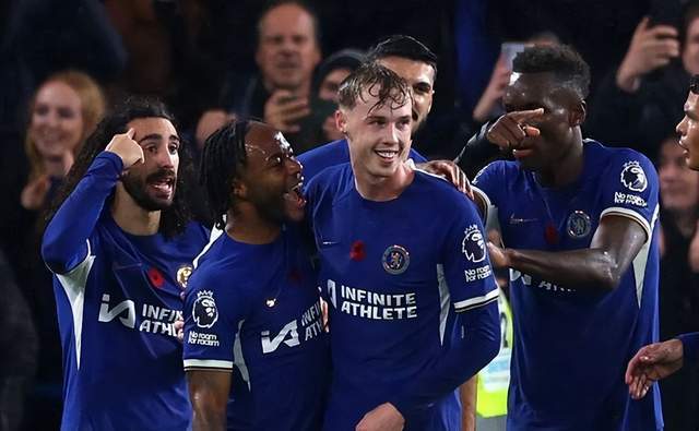 另类追星！美女主持张纯烨与偶像张稀哲一起合拍舞蹈视频（花式追星！人气主持张纯烨与偶像张稀哲同框合拍舞蹈视频）