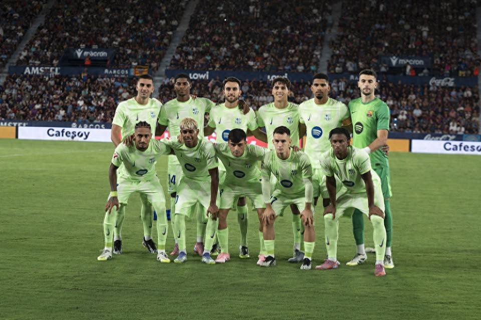 记者：拜仁将于明年一月开始与凯恩谈续约（记者：拜仁计划在明年一月启动与凯恩的续约谈判）